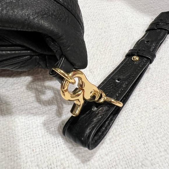 Beautiful Tory Burch Amanda Fold-Over Messenger Bag in large size - Picture 9 of 14